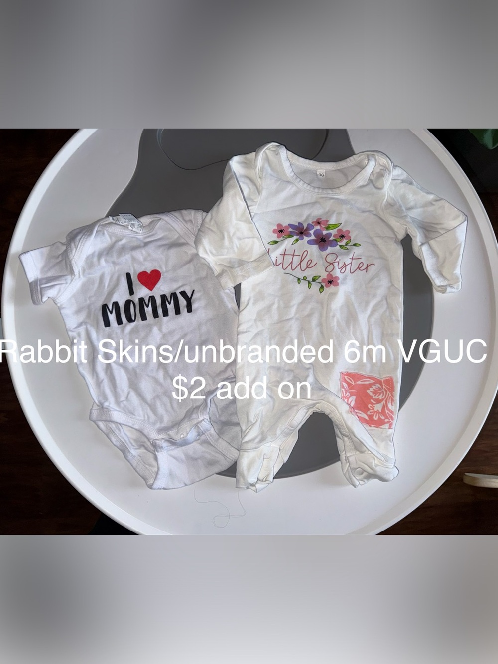White Baby Onesies with Floral "Little Sister" and I ♥ Mommy Print